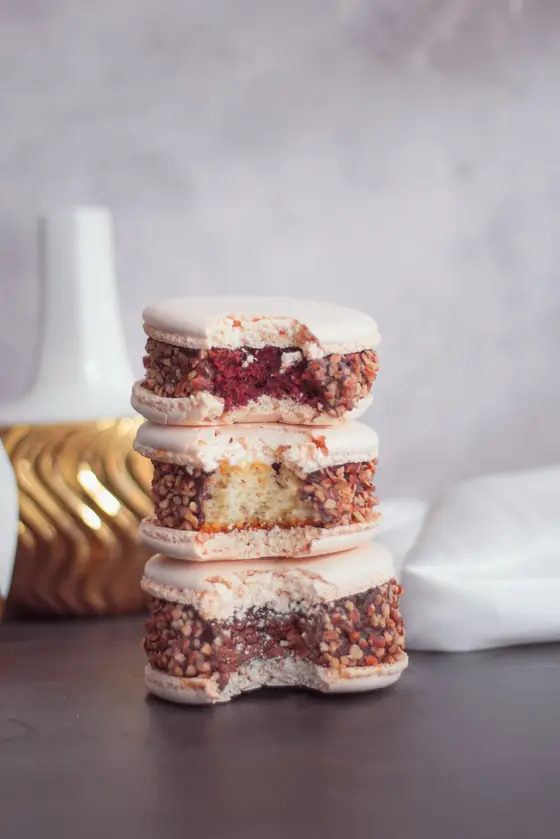 Alfajores frutales con relleno de frutos rojos